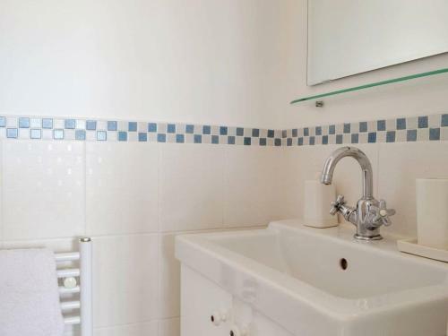 1-bed Cottage On Coastal Pathway In South Wales