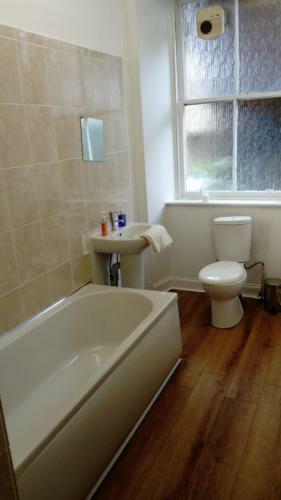 Bed & Breakfast Renfrew Rooms At City Centre