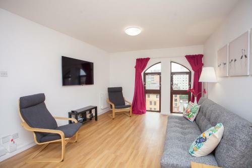 Stylish Apartment With Private Parking