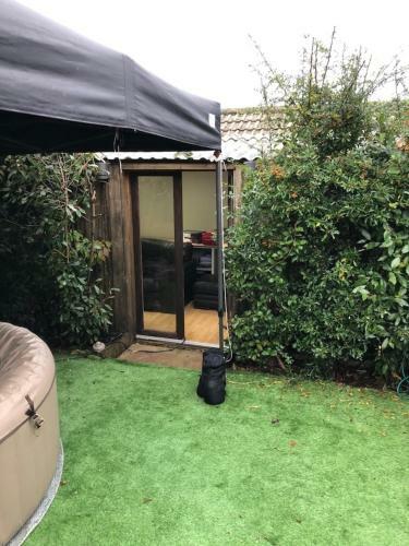 Charming 3-bed House In Harrogate With Hot Tub