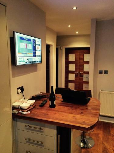 Charming 3-bed House In Harrogate With Hot Tub