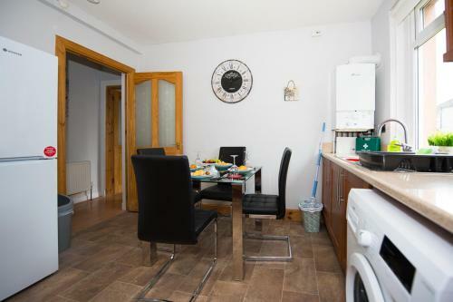 Premier - Houldsworth Apartment