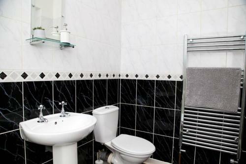 Snug - Logie Baird Apartment