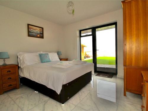 Sea & Sunsets A Luxurious Holiday Home!