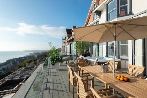 Saint Leonards-on-sea Villa Sleeps 11 With Wifi