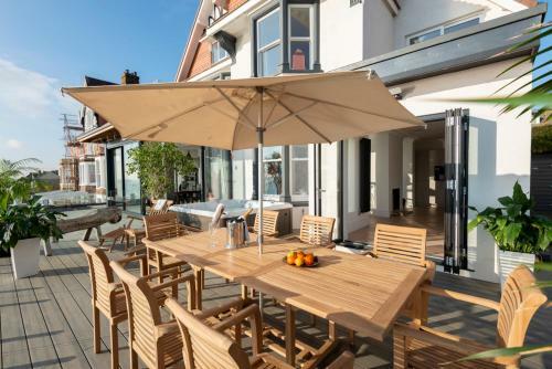 Saint Leonards-on-sea Villa Sleeps 11 With Wifi