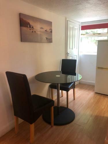 2-bed Room Small Annex In High Wycombe