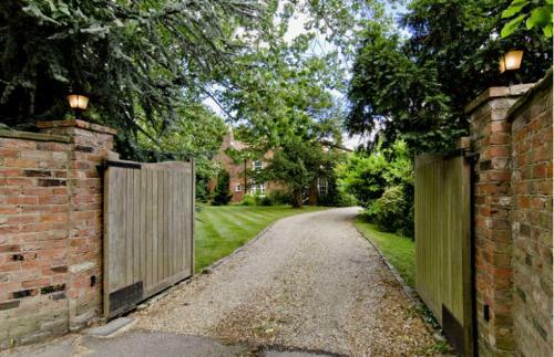 The Grange Willows