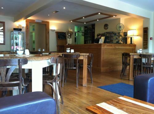 Hostal Bridge View Guest House