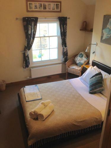 Hostal Bridge View Guest House