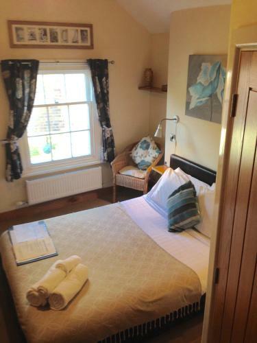 Hostal Bridge View Guest House