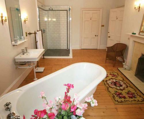 Jedburgh Chateau Sleeps 26