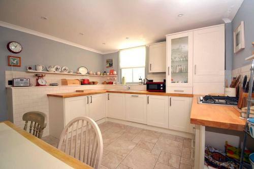 Seaside Cottage, Yards To The Sea
