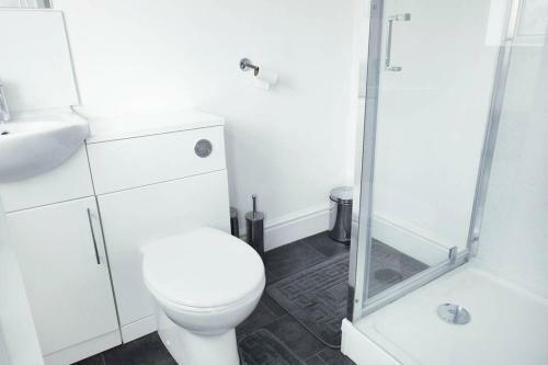 Apartamento Outstanding And Spacious Modern 4 Bedroom House