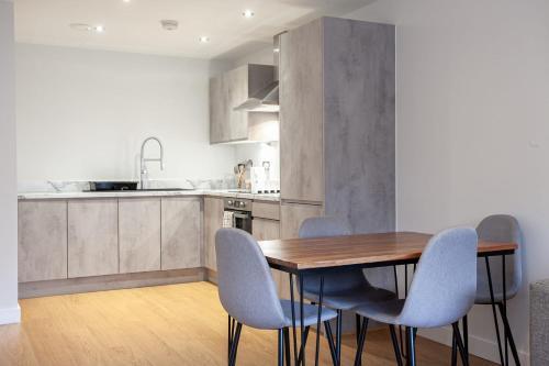 Beautiful Brand New Apartment - Sleeps 4