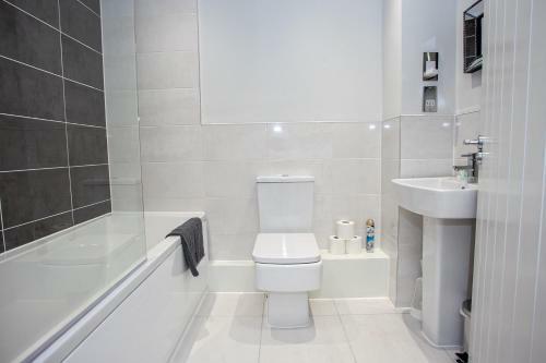 Beautiful Brand New Apartment - Sleeps 4