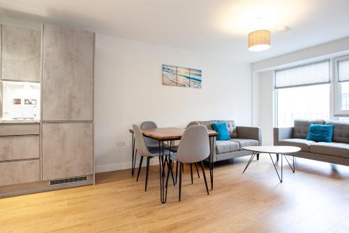 Beautiful Brand New Apartment - Sleeps 4