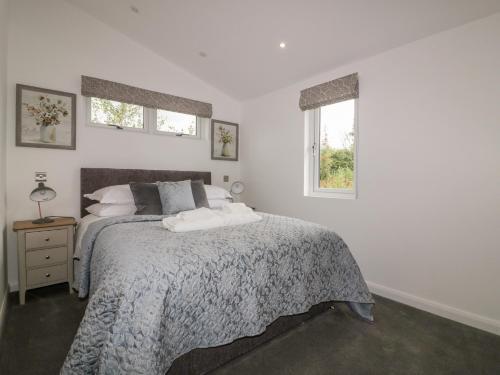 7 Meadow Retreat