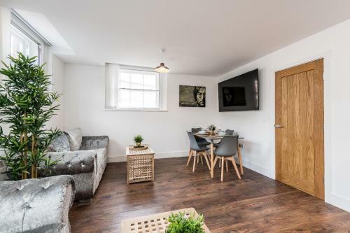 Prestige Stay Aparthotel - Cavern Quarter Party Apartments