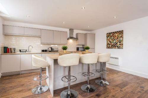 Prestige Stay Aparthotel - Cavern Quarter Party Apartments