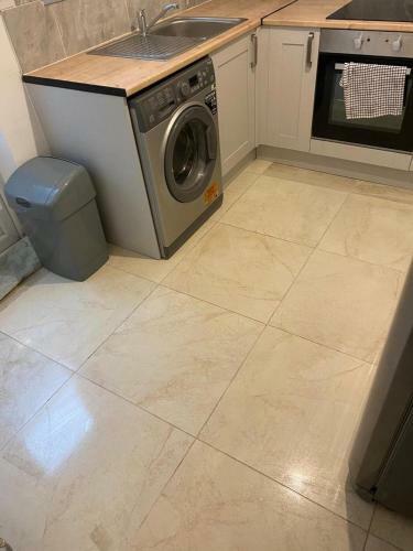 Stunning 4-bed House In Liverpool L15