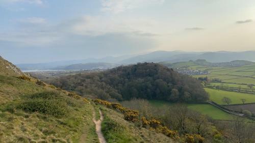 2 Bed Cottage - Idyllic Views - Village Location