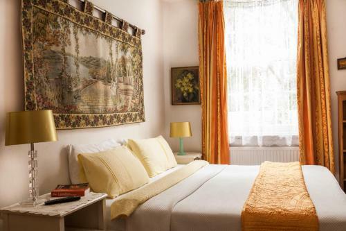 Dawson Place, Juliette's Bed And Breakfast