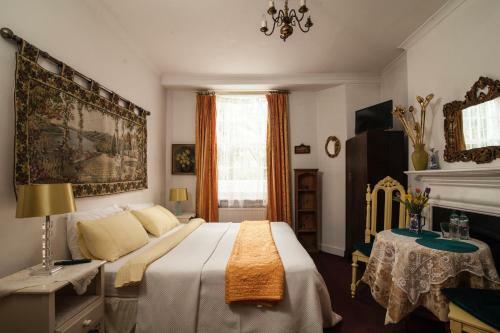 Dawson Place, Juliette's Bed And Breakfast