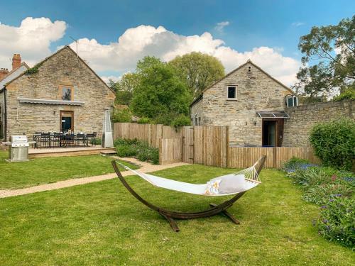 Long Sutton Villa Sleeps 13 With Pool