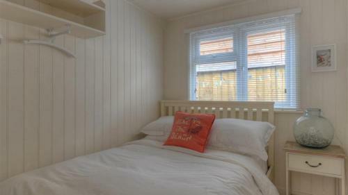 8 Bowling Green Chalets