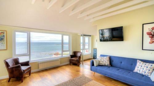 3 Beach Way House