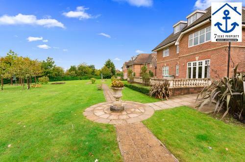 Luxury Apartment W Big Balcony Maidenhead
