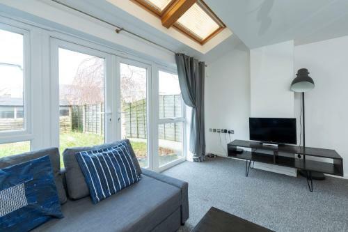 Guestready - Family Home In Salford