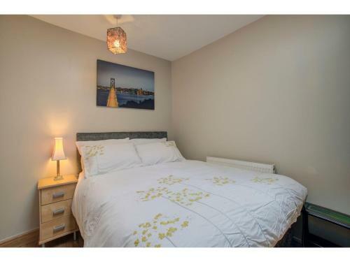 Apartamento Bright, Colourful & Charming Apt For 4, Manchester