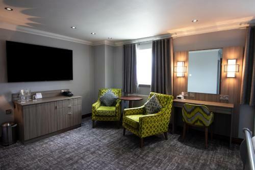 Best Western Plus Pastures Hotel