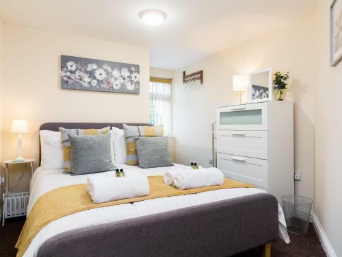 Stayford Apartments, Meriden - Near Nec
