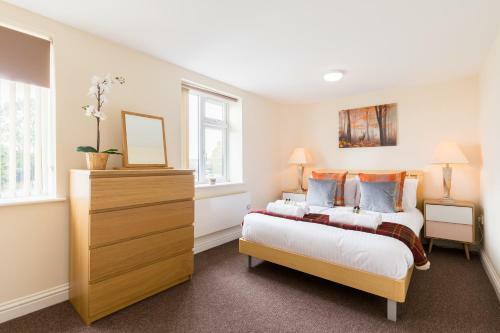 Stayford Apartments, Meriden - Near Nec