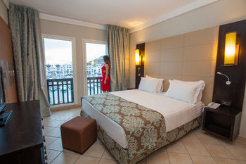 Hotel Atlas Marina Beach Suites & Spa