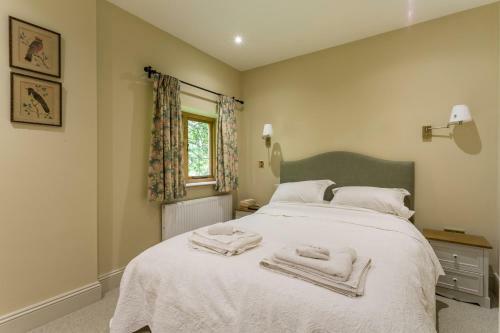 Morville Villa Sleeps 14 With Wifi