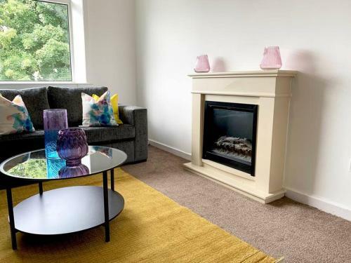 Central Motherwell 2 Bed Cozy Contractor Apartment For Large Groups By Dream Key Solution