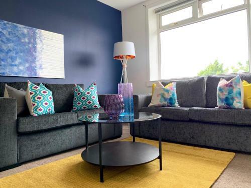 Central Motherwell 2 Bed Cozy Contractor Apartment For Large Groups By Dream Key Solution