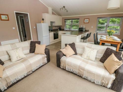 1 Hornbeam Lodge