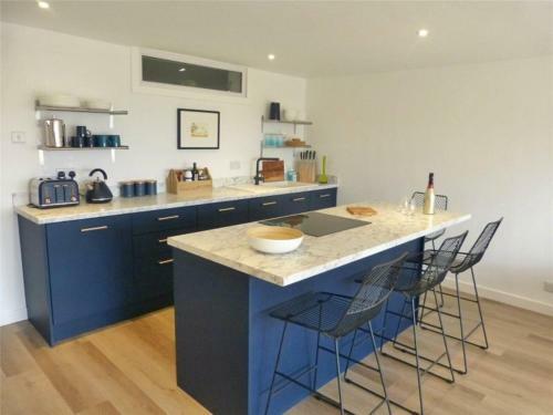 Wonderful Refurbished 3-bed House Nr Saundersfoot