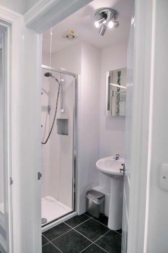 Tides - Luxury Sea Views Apartment