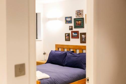 Modern And Bright Two Story Apartment - Super Central Location.