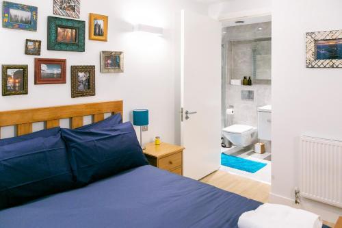 Modern And Bright Two Story Apartment - Super Central Location.