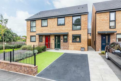 Blackstone Walk - Fabulous Houses With Parking