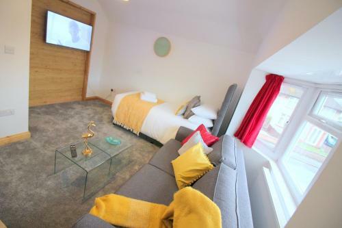 Saint Luke's Apartments By Paym�n Club