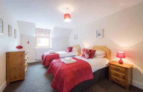 Keepers Lodge With Hot Tub Near Perth Perthshire