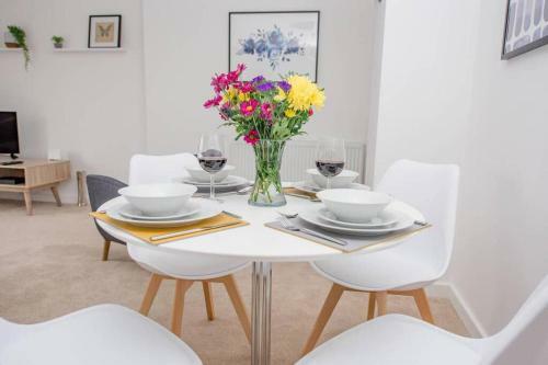 Hereward Tower Central Apartment - Free Parking - Lift Access - Self Check In
